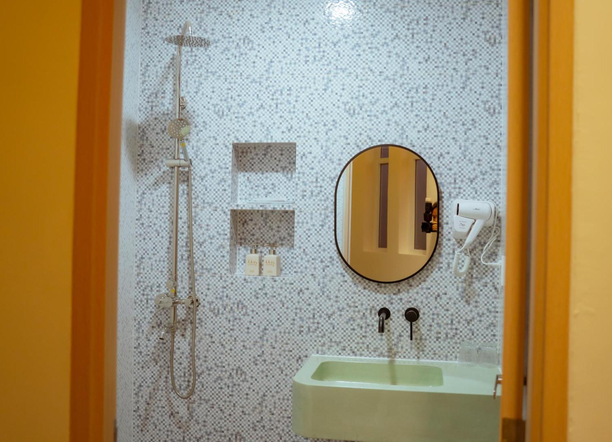 La Homestay Лонгсюен Экстерьер фото